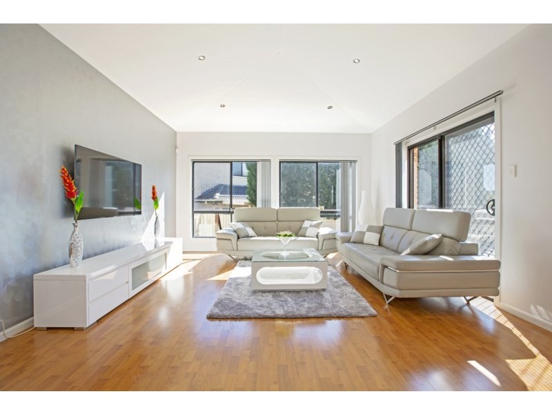 61 Wainewright Avenue, West Hoxton NSW 2171