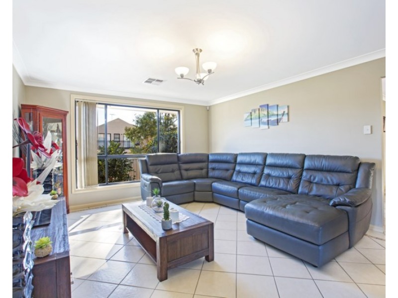 93 Harraden Drive, West Hoxton NSW 2171