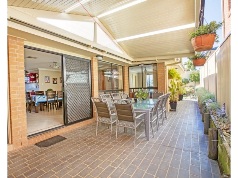 93 Harraden Drive, West Hoxton NSW 2171