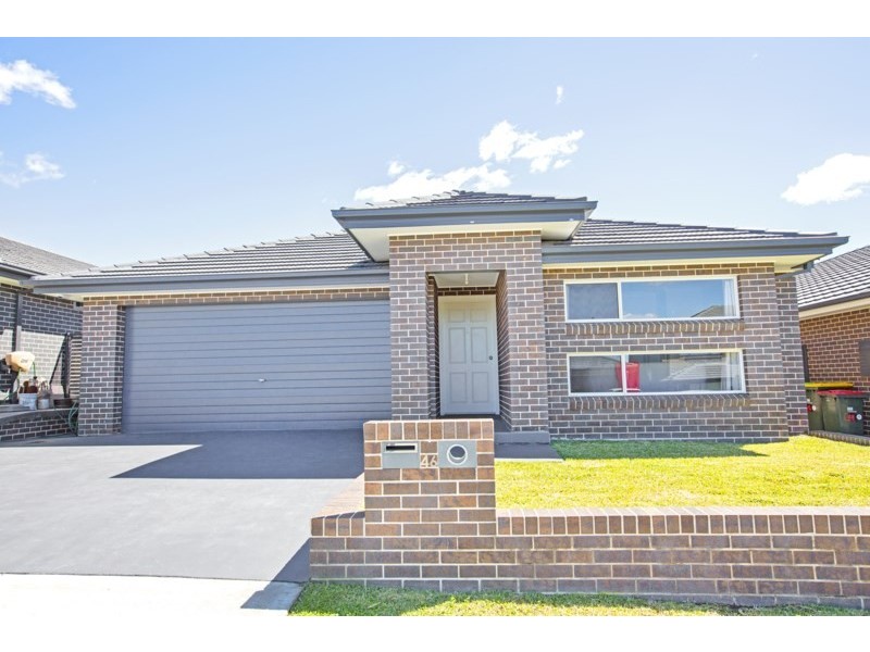 46 Charlie Street, Middleton Grange NSW 2171