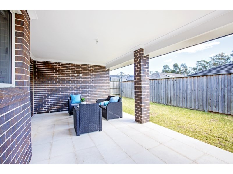 46 Charlie Street, Middleton Grange NSW 2171