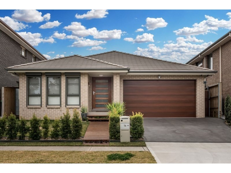 16 Rosedale Circuit, Carnes Hill NSW 2171