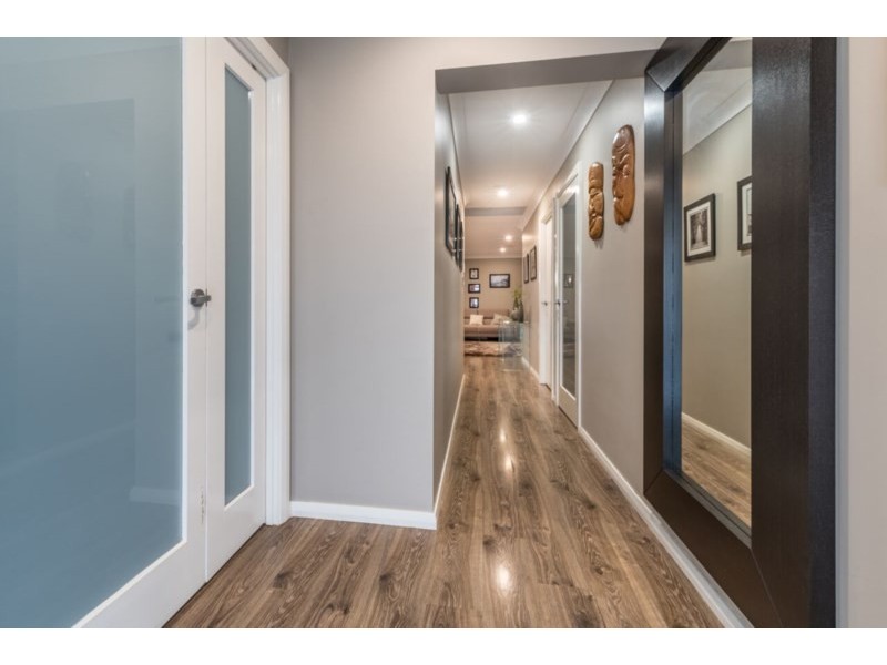 16 Rosedale Circuit, Carnes Hill NSW 2171