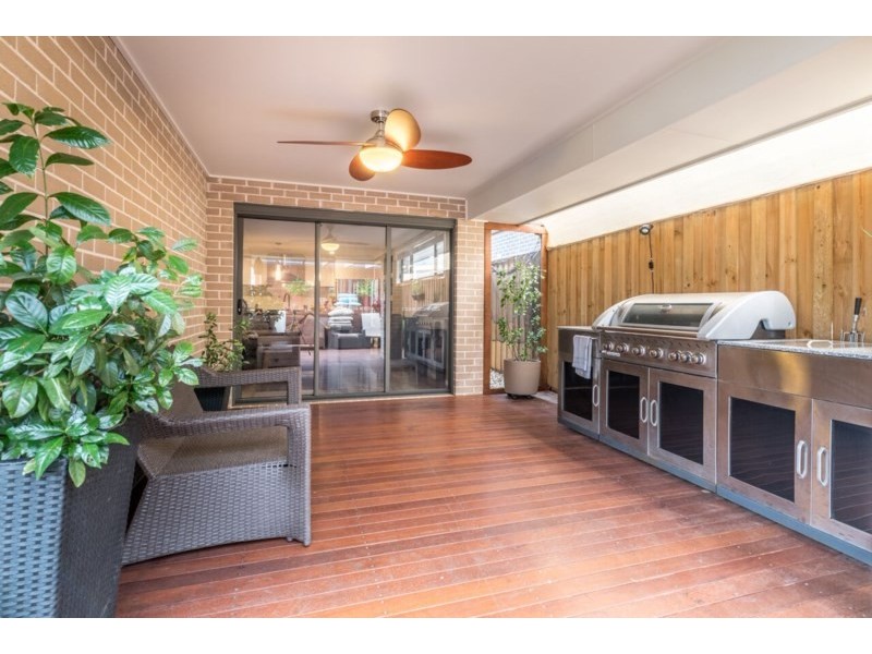 16 Rosedale Circuit, Carnes Hill NSW 2171