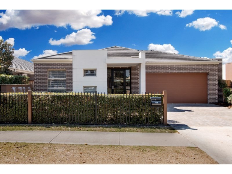 54 Pioneer Drive, Carnes Hill NSW 2171