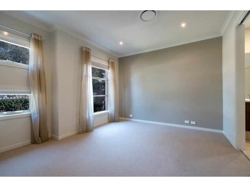 54 Pioneer Drive, Carnes Hill NSW 2171