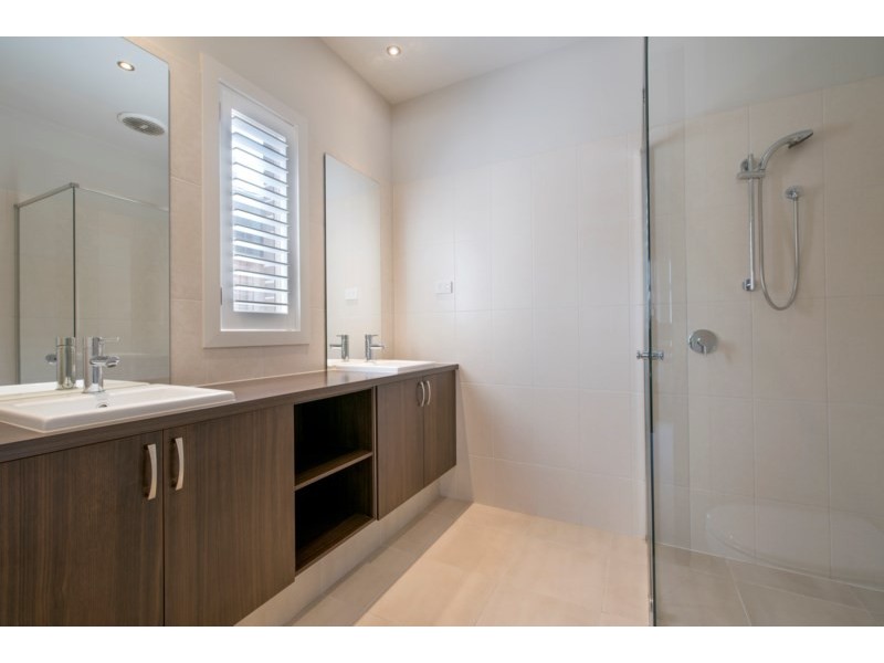 54 Pioneer Drive, Carnes Hill NSW 2171