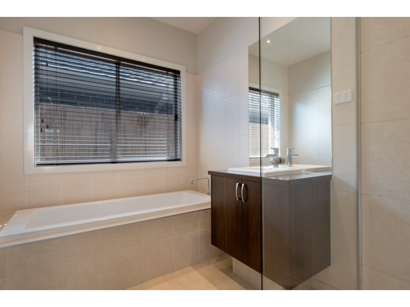 54 Pioneer Drive, Carnes Hill NSW 2171