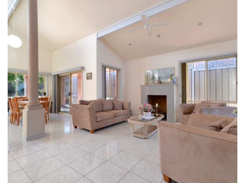 11 Mimosa Road, Bossley Park NSW 2176