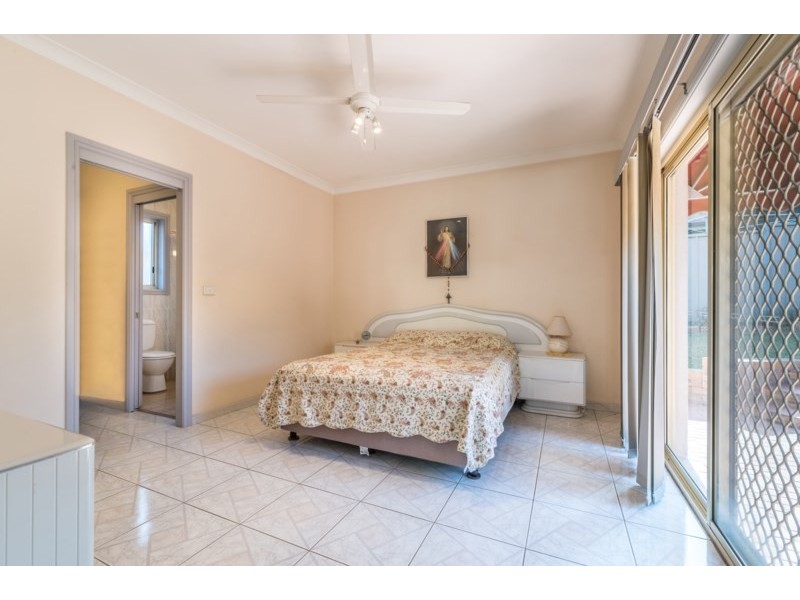11 Mimosa Road, Bossley Park NSW 2176
