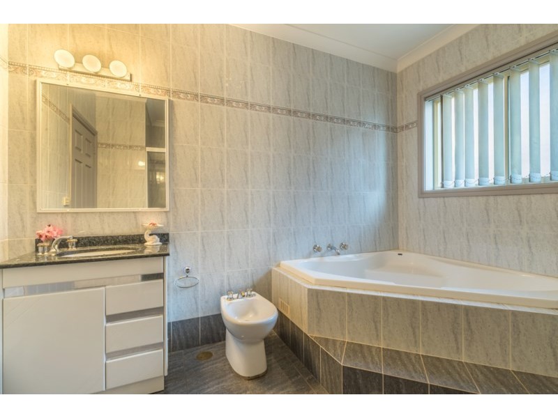 11 Mimosa Road, Bossley Park NSW 2176