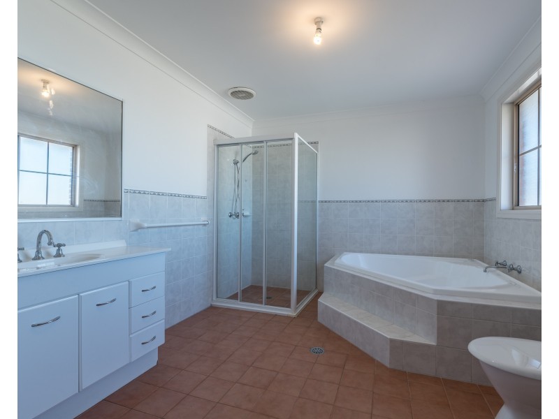 41 Mathinna Circuit, West Hoxton NSW 2171