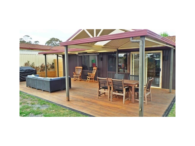 9 Hamlet Cresent, Rosemeadow NSW 2560