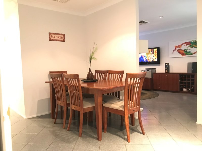 9 Julia Close, West Hoxton NSW 2171