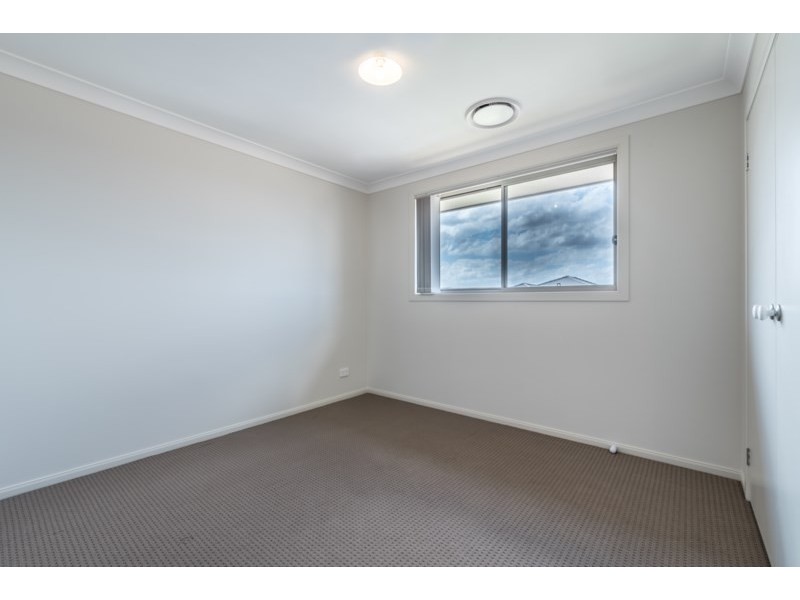 8 Kingsford Smith Avenue, Middleton Grange NSW 2171