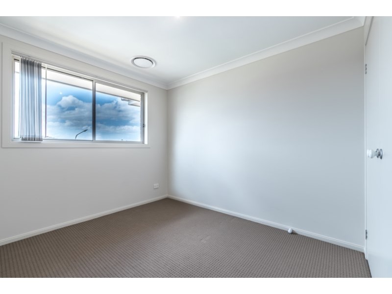 8 Kingsford Smith Avenue, Middleton Grange NSW 2171