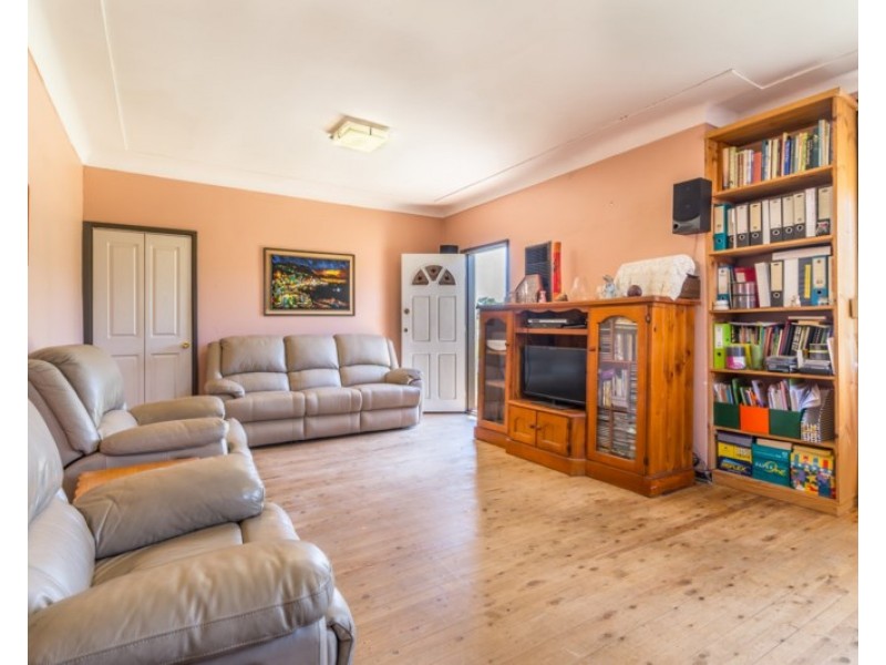 63 Grainger Avenue, Mount Pritchard NSW 2170