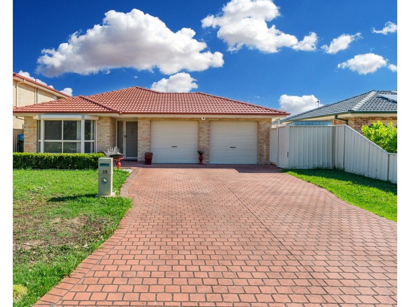 19 Coffs Harbour Avenue, Hoxton Park NSW 2171