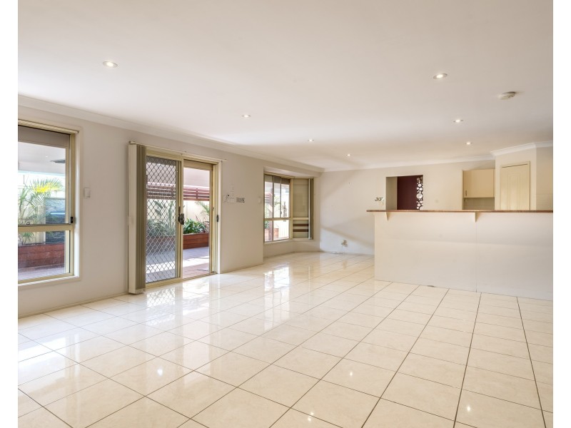 19 Coffs Harbour Avenue, Hoxton Park NSW 2171