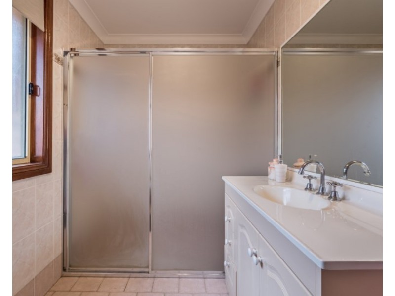 8 Sarah Hollands Drive, Horningsea Park NSW 2171