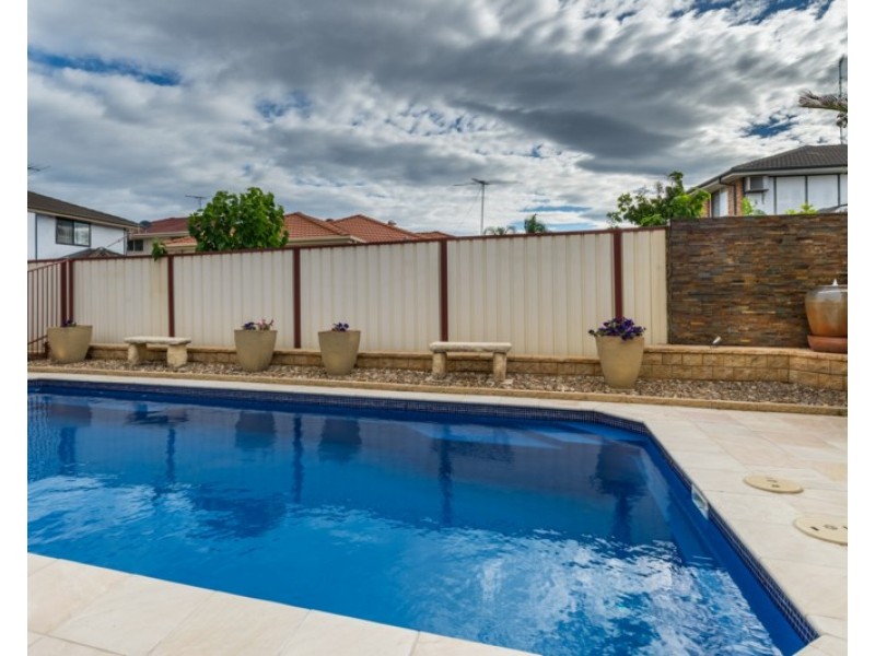 8 Sarah Hollands Drive, Horningsea Park NSW 2171