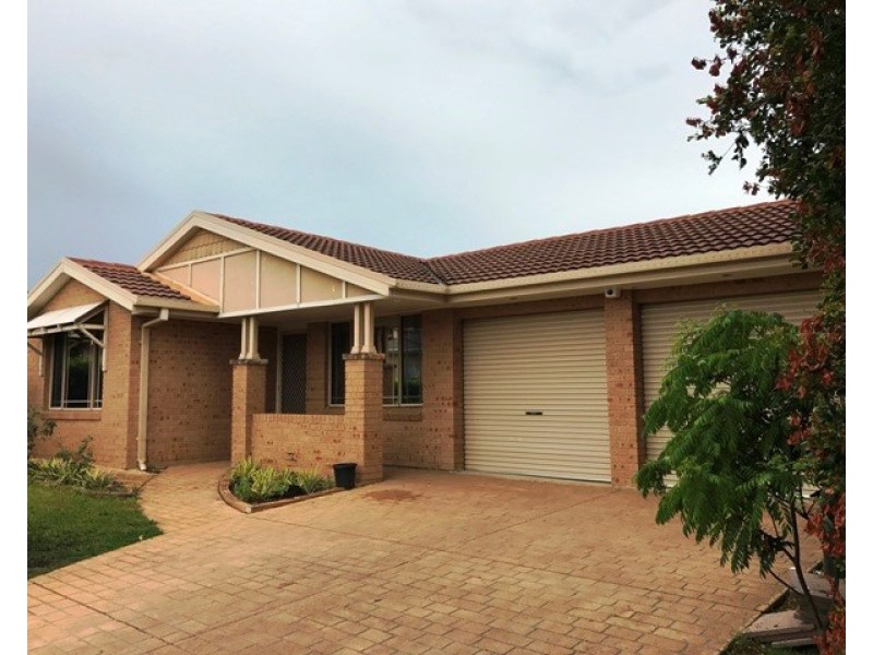 5 Sentinel Close, Horningsea Park NSW 2171