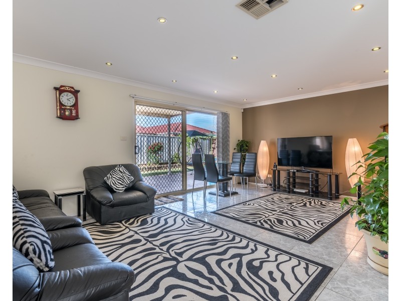 10 Newry Close, Hinchinbrook NSW 2168