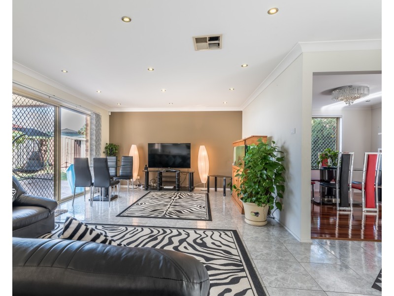 10 Newry Close, Hinchinbrook NSW 2168