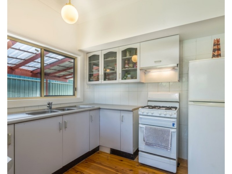 4 Banksia Crescent, Fairfield East NSW 2165