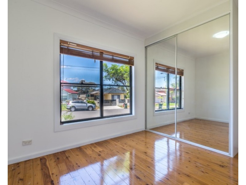 4 Banksia Crescent, Fairfield East NSW 2165