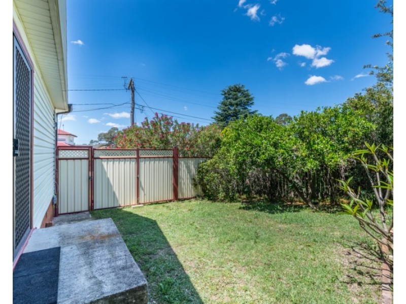 4 Banksia Crescent, Fairfield East NSW 2165