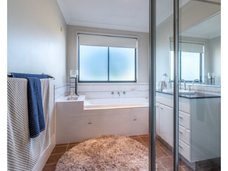 21 Dalmeny Drive, Prestons NSW 2170