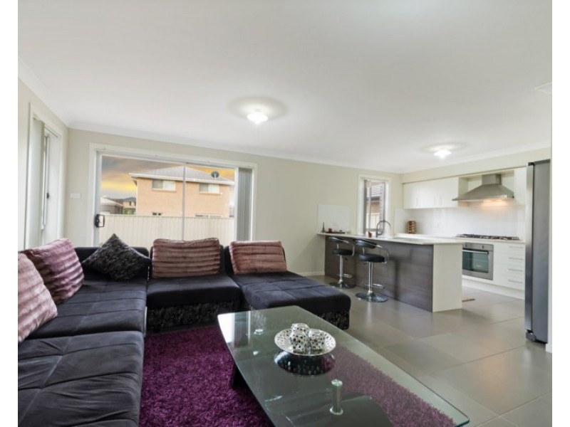 12 Follet Avenue, Middleton Grange NSW 2171