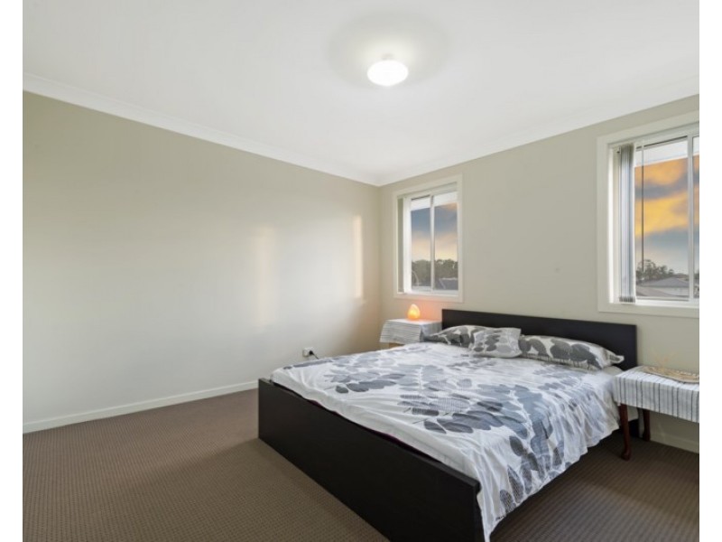 12 Follet Avenue, Middleton Grange NSW 2171