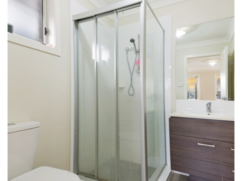 12 Follet Avenue, Middleton Grange NSW 2171