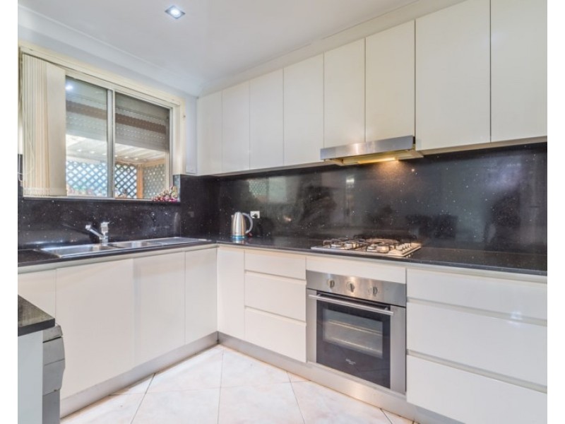 34 Swan Circuit, Green Valley NSW 2168