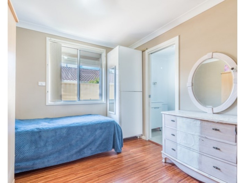 34 Swan Circuit, Green Valley NSW 2168