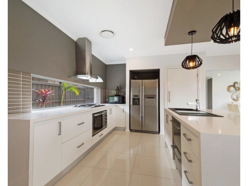 86 Pioneer Drive, Carnes Hill NSW 2171