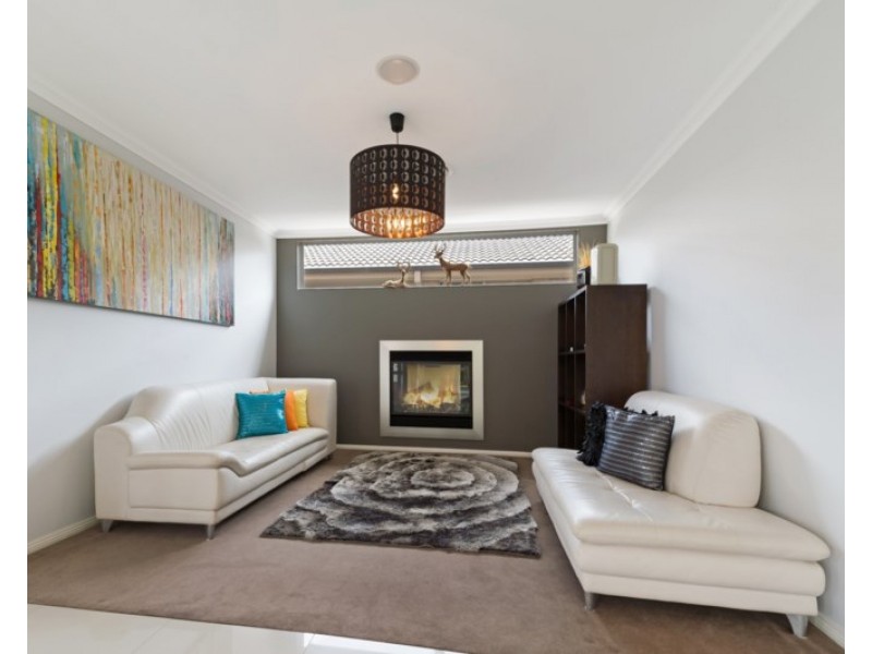 86 Pioneer Drive, Carnes Hill NSW 2171