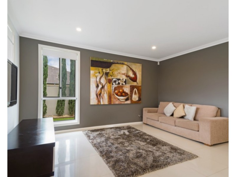 86 Pioneer Drive, Carnes Hill NSW 2171