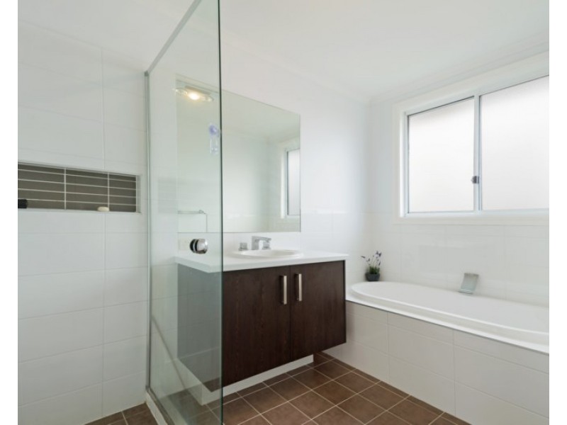 86 Pioneer Drive, Carnes Hill NSW 2171