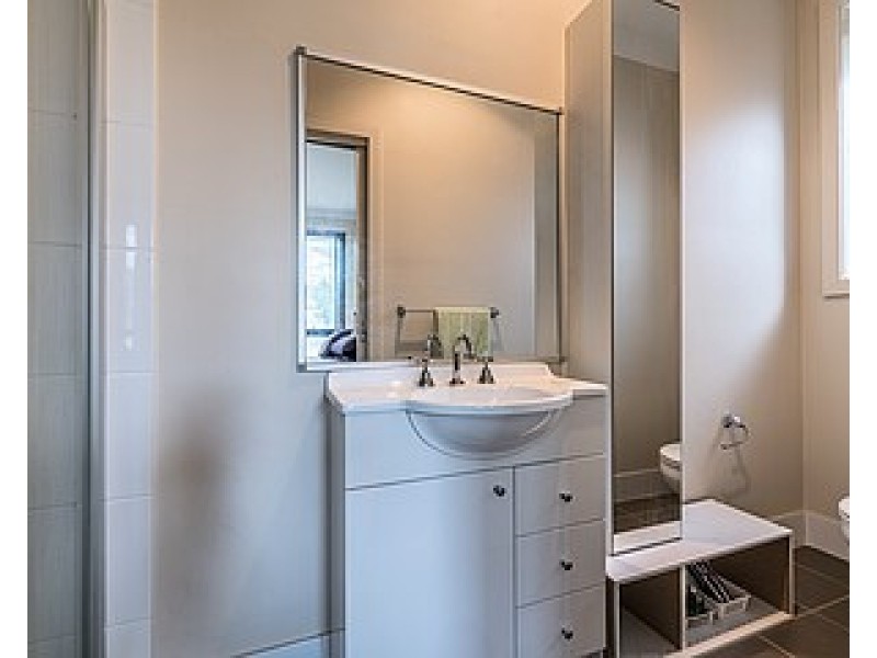 15 McIntyre, Middleton Grange NSW 2171