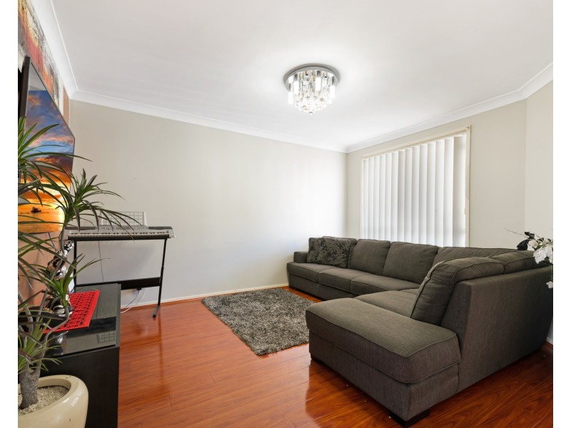 8 Pavo Close, Hinchinbrook NSW 2168