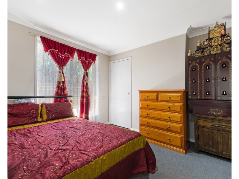 8 Pavo Close, Hinchinbrook NSW 2168