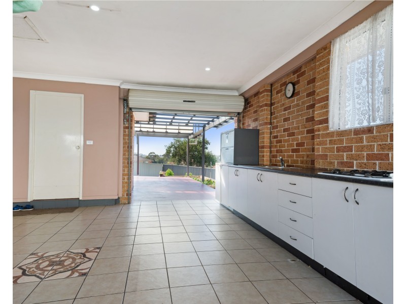 8 Pavo Close, Hinchinbrook NSW 2168
