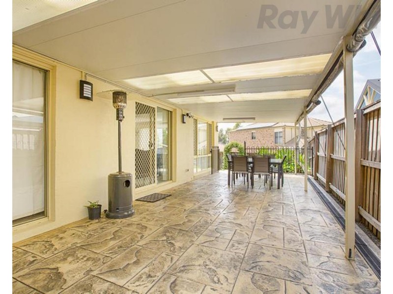 90 Carmichael Drive, West Hoxton NSW 2171