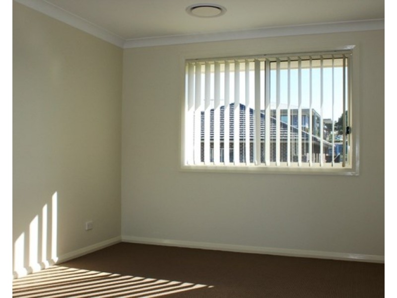 40 Affleck Gardens, Middleton Grange NSW 2171