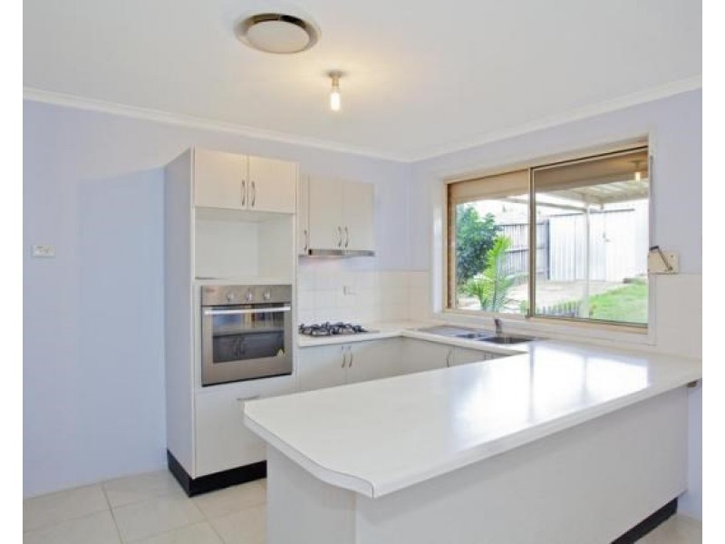 72 Cockatiel Court, Green Valley NSW 2168