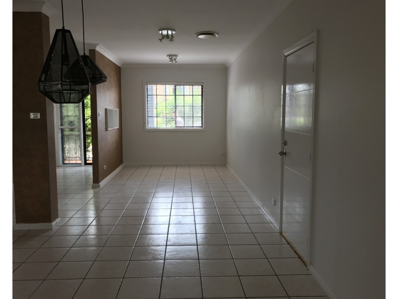 1 Thistle Circuit, Green Valley NSW 2168