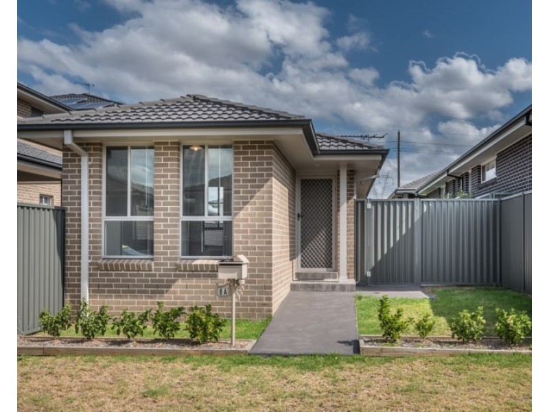 8a Kingsford Smith, Middleton Grange NSW 2171